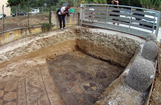 1 ancient roman mosaic