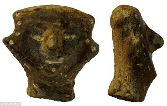 2ea49bab00000578 3327210 many other artefacts including bone carving of idols pictured we a 55 1448034710217