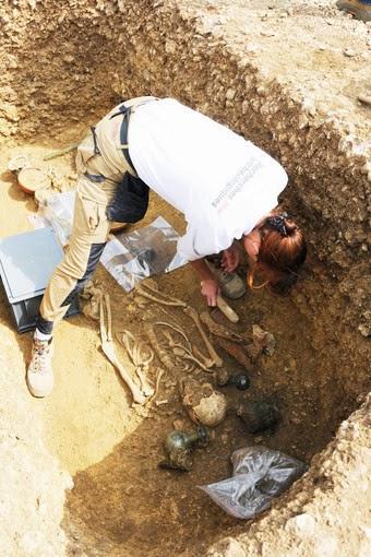 350 tombes merovingiennes decouvertes a evrecy 4