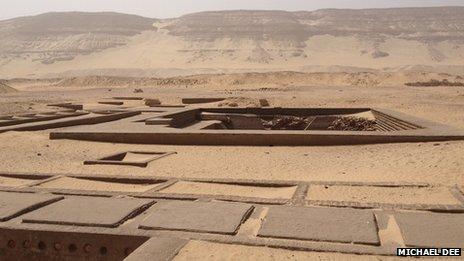 69629069-2-royalcemetery-abydos2-imagemdee.jpg