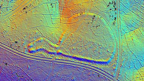 70253353-ironagehillfort-banjoenclosure.jpg