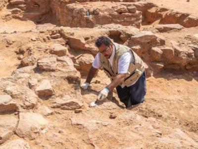 Al tweer saudi arabia excavation artefacts 18c01cc37a6 large
