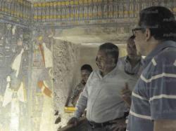 Antiquities minister mamdouh al damaty checks on renovations at the horemheb tomb in luxor 1