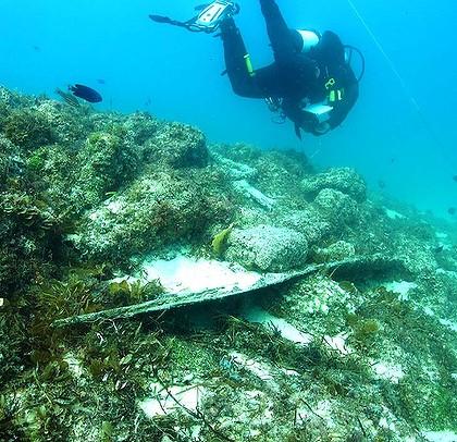 art-5-grace-darling-ballast-mound-with-hull-planking-420x0.jpg