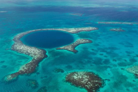 Blue hole belize 141224