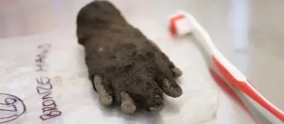 Bronze hand vindolanda min