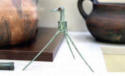 Bronze stork toy1