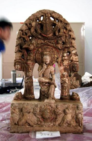 china-buddhas-found-table-50926-600x450.jpg