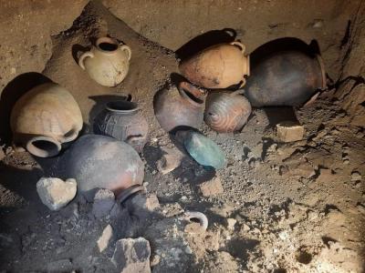 Etruscan tomb uncovered 02