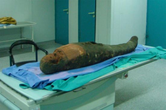 female-egyptian-mummy.jpg