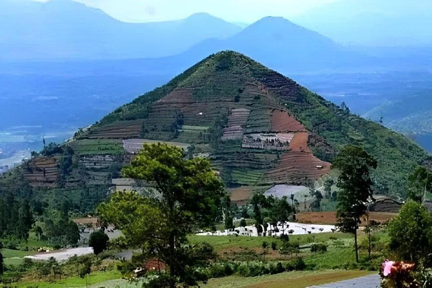 Gunung padang1 min 1