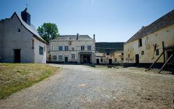 Hougoumont farm 3192294b