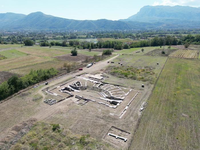 Low res view of the excavation from the north sep23 credit alessandro launaro