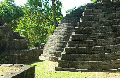 lubaantun-maya-belize.jpg