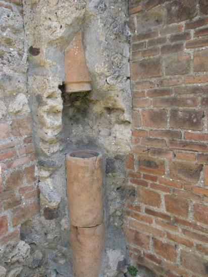 masonry-downpipe-130110.jpg