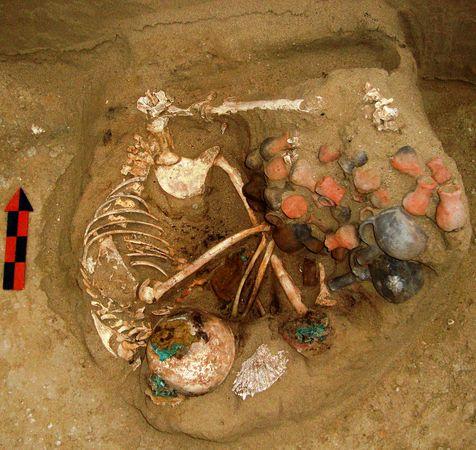mayan-sacrifice-chamber-burial-24150-600x450.jpg