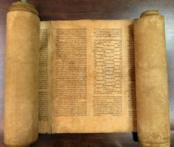 oldest-torah.jpg