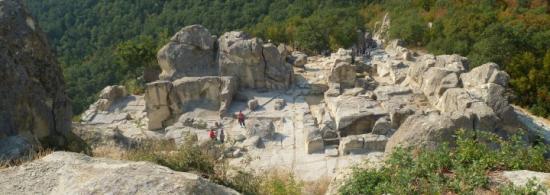 perperikon-4-photo-clive-leviev-sawyer-e1348209434402-720x256.jpg