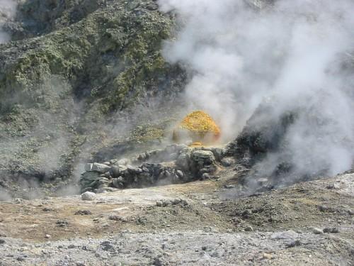 phlegraen-fields-sulfur-500x375.jpg