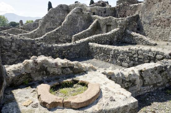 pompeii-ruins-120110.jpg