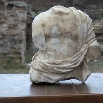 Roman statue min 2 1024x680