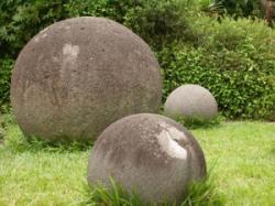 stone-spheres-costa-rica-300x225.jpg