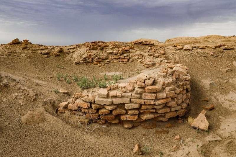 The umm al aqarib arch