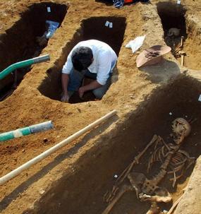 une-tombe-de-singe-decouverte-dans-une-necropole-antique-a-poitiers-slider.jpg