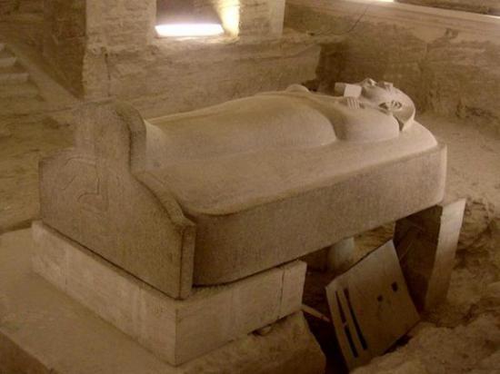 valley-kings-sarcophagus-6.jpg